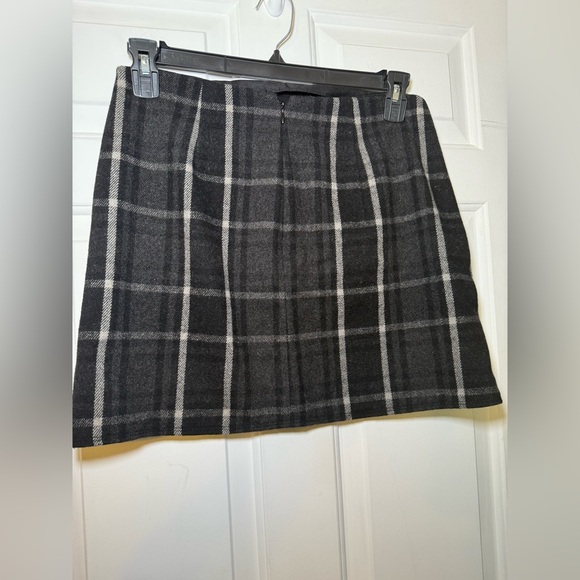 Gap Woman’s Wool Gray Plaid Mini Skit Size 4 Zipper Pockets - Picture 4 of 7